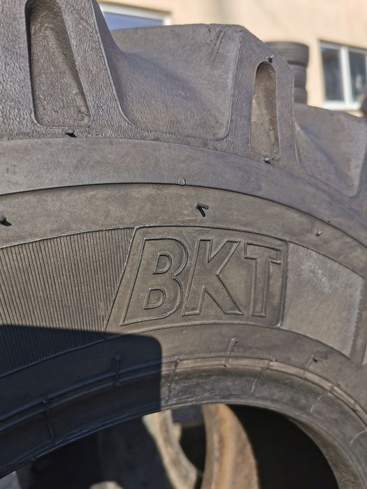 Para opon 12.5-18  MPT BKT MP567 12PR.