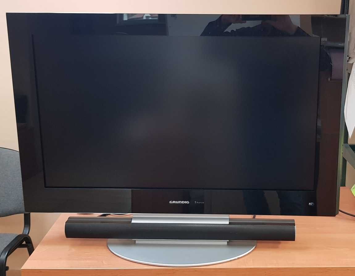 Telewizor Monitor LCD Grundig Tharus 37"