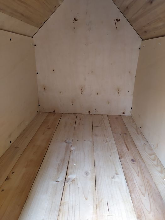 Buda dla psa, ocieplona .