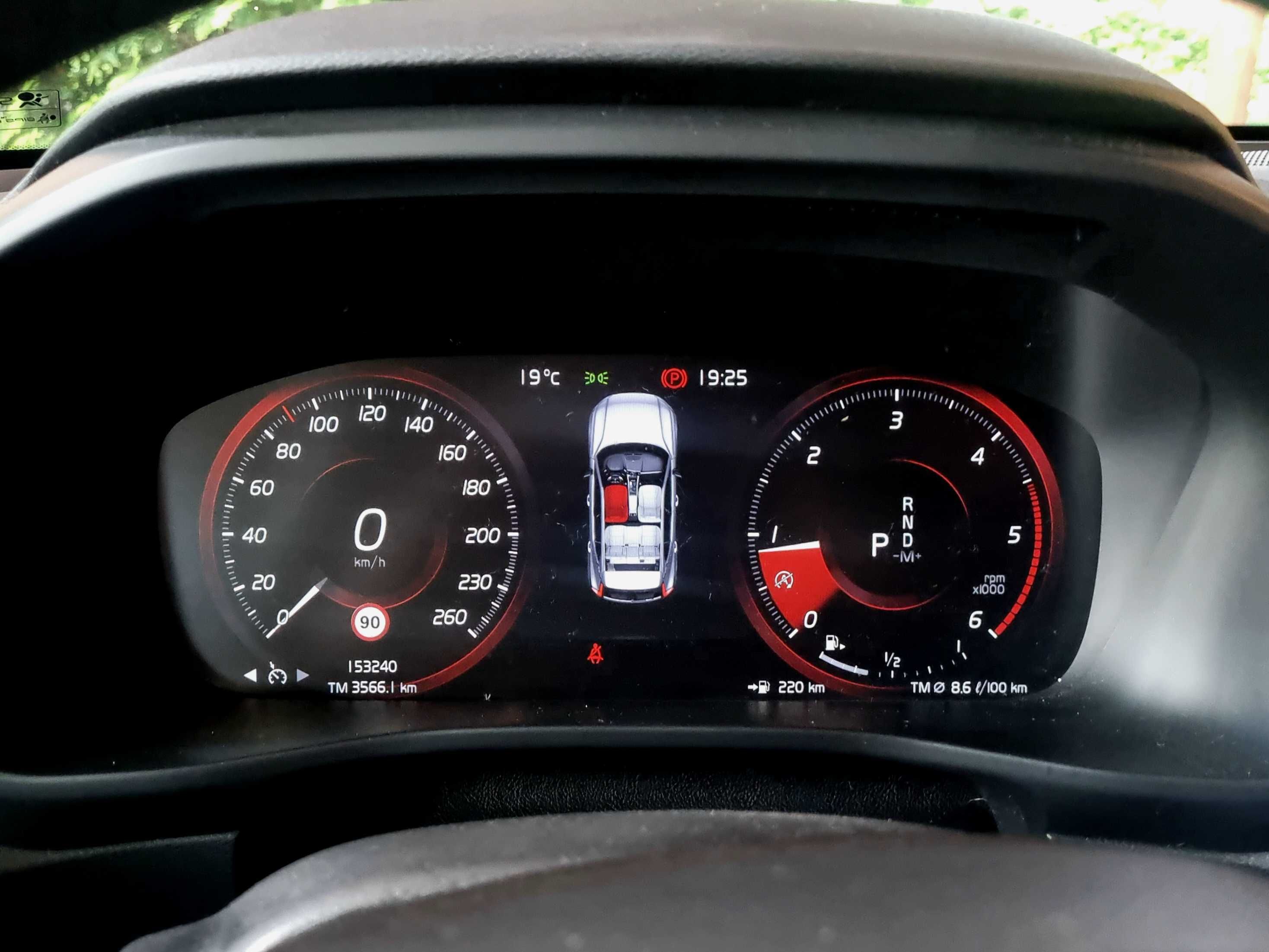 volvo xc40 D4 krajowy bezwypadkowy