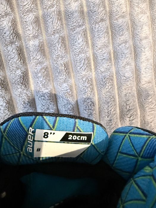 Sprzedam dziecięce rękawice hokejowe Bauer