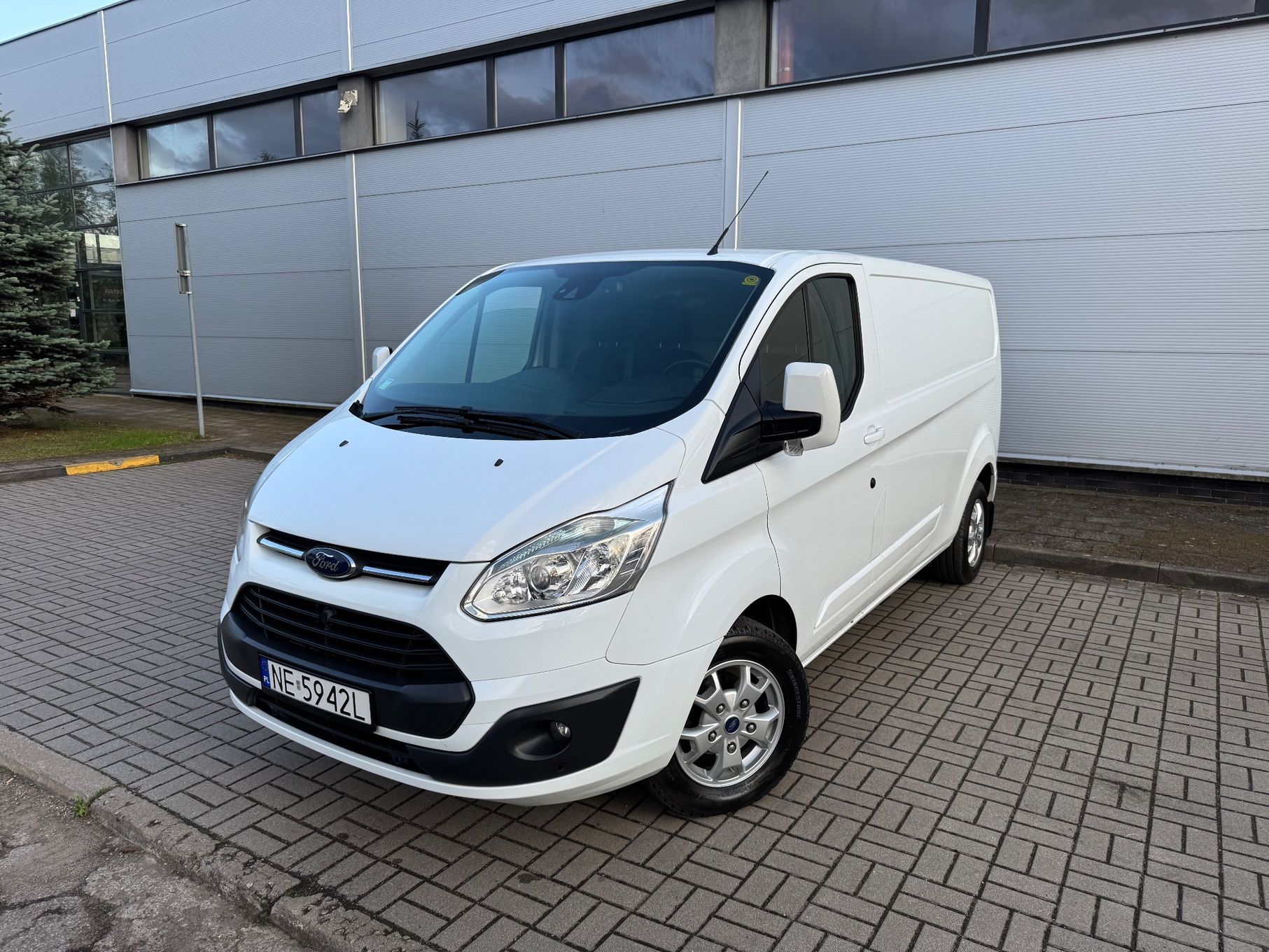 Ford Transit Custom  L2H1 Bogate wyposażenie !!! kamera navi pdc klima
