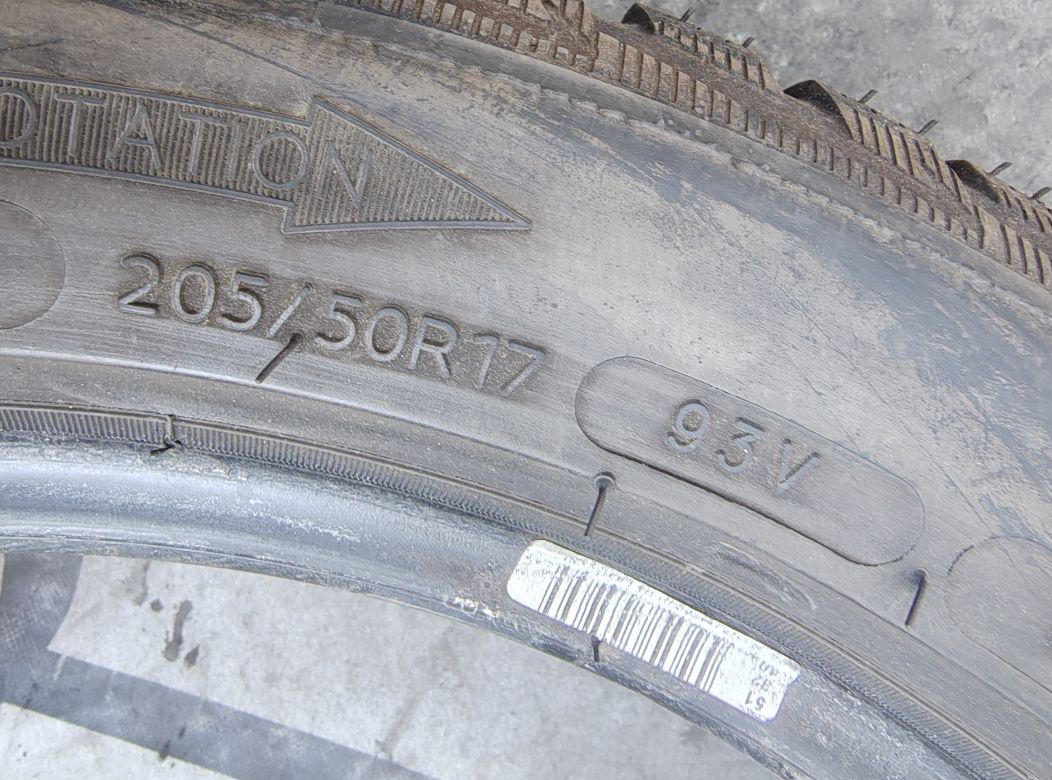 205/50r17 93V Michelin Alpin 5