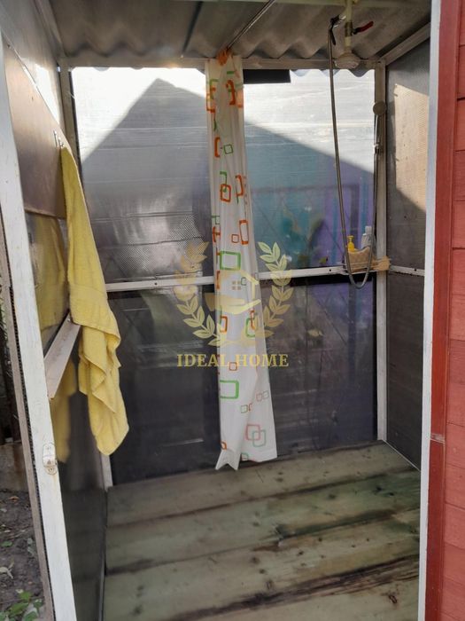 Продам двоповерховий дачний будинок поблизу с.Блиставиця