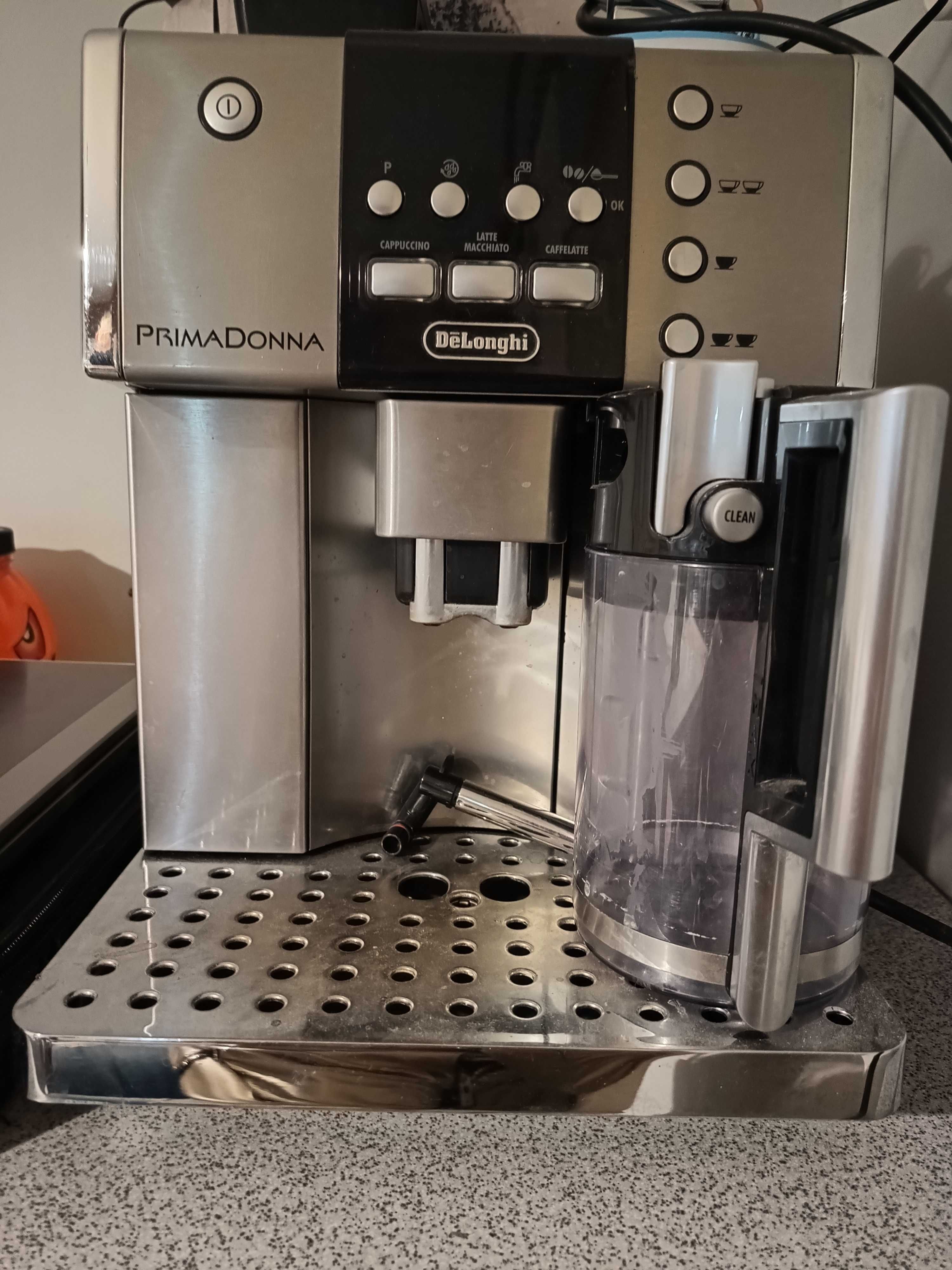 Ekspres ciśnieniowy Delonghi