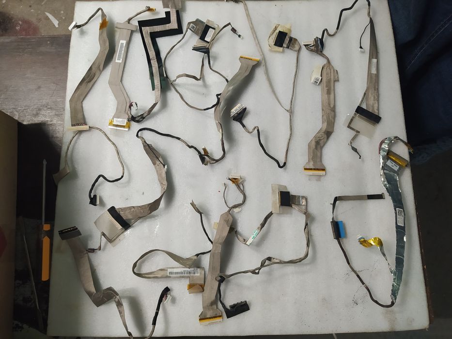 Ящик шлейфів матриць ноутбуків 15 шт