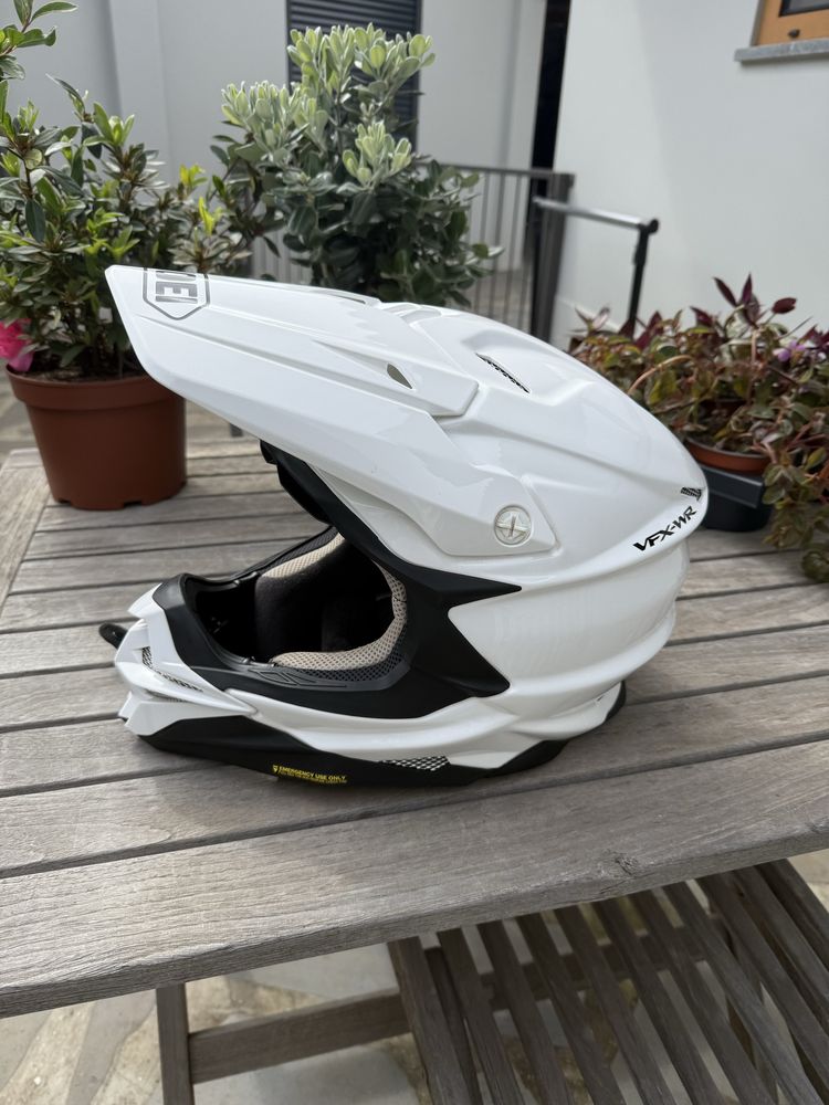 Capacete Shoei VFX-WR