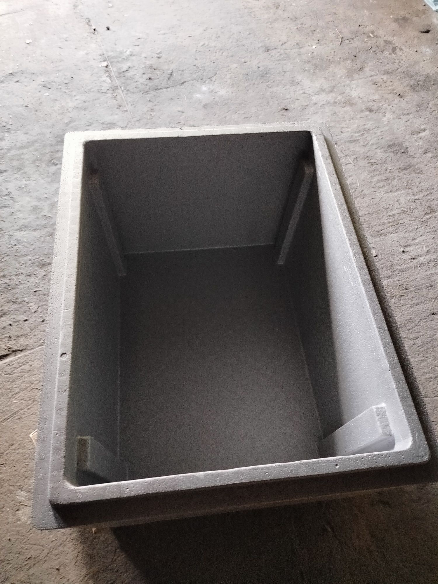 Pudło styropianowe, duży termos, termobox, styrobox, transport ryb.