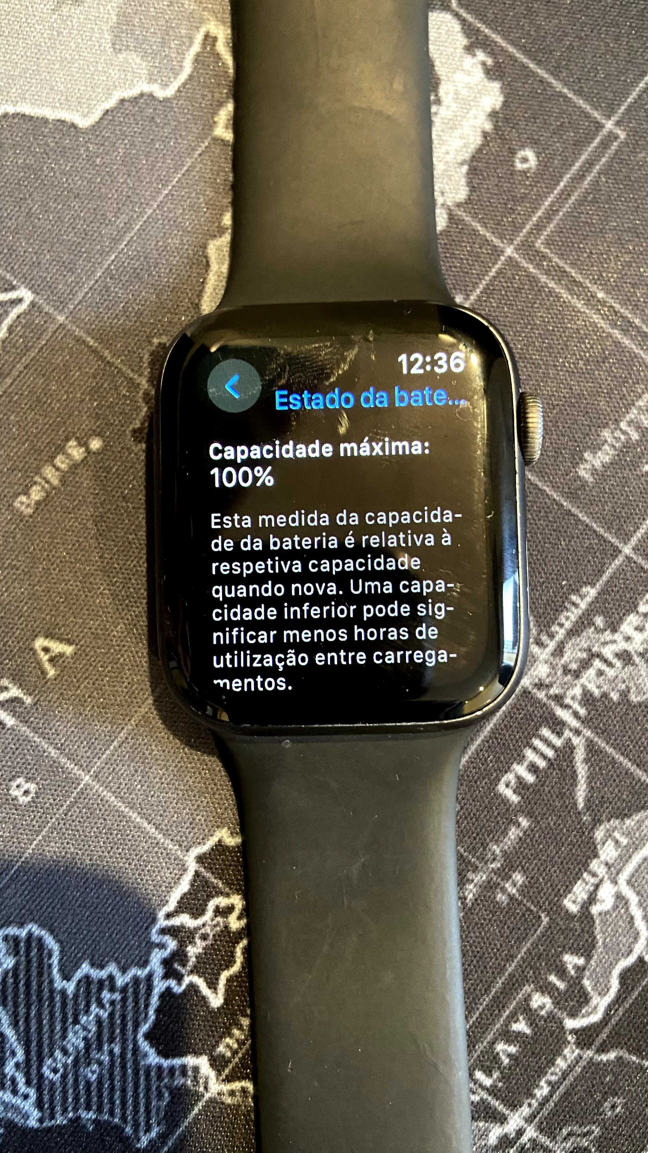 Apple Watch Series 4, GPS, alumínio, 44 mm (4.ª geração)