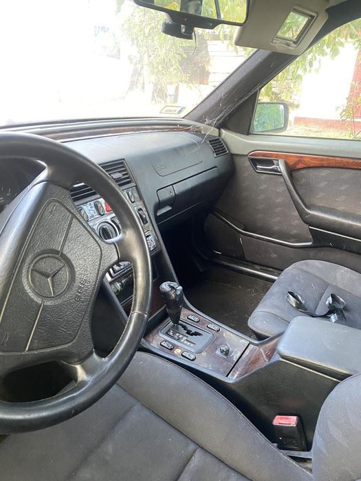 Разборка Mercedes-Bens C клас Е клас 123 123 220