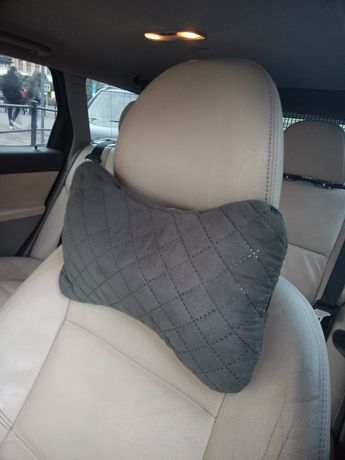 Підголовник в авто подушка на сидіння