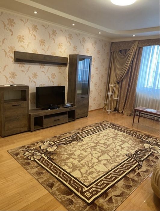 Здається 1-кімната, для дівчини,р-нДастора