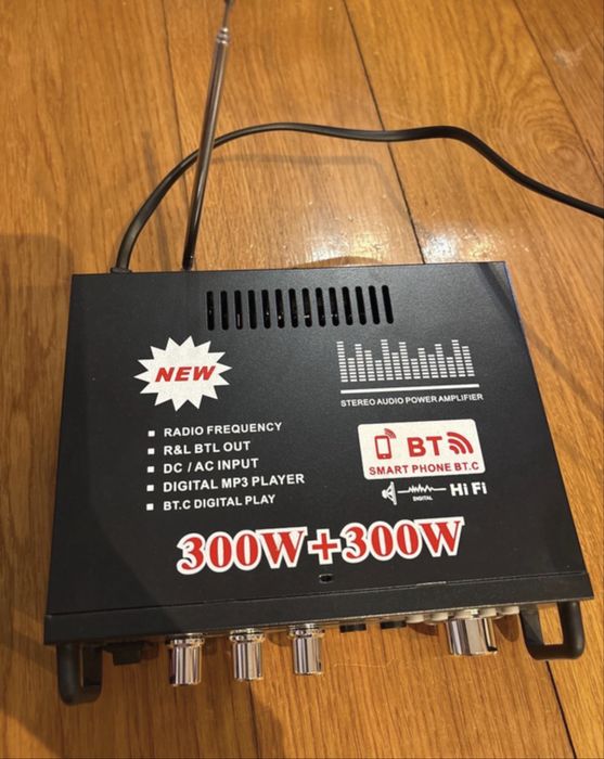 Stereo audio power amplifier