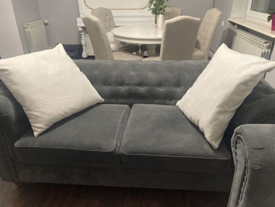 Dwie kanapy chesterfield