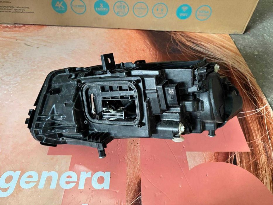 Farol LED  Mercedes-Benz Classe A W177 lado esquerdo/direito A177906