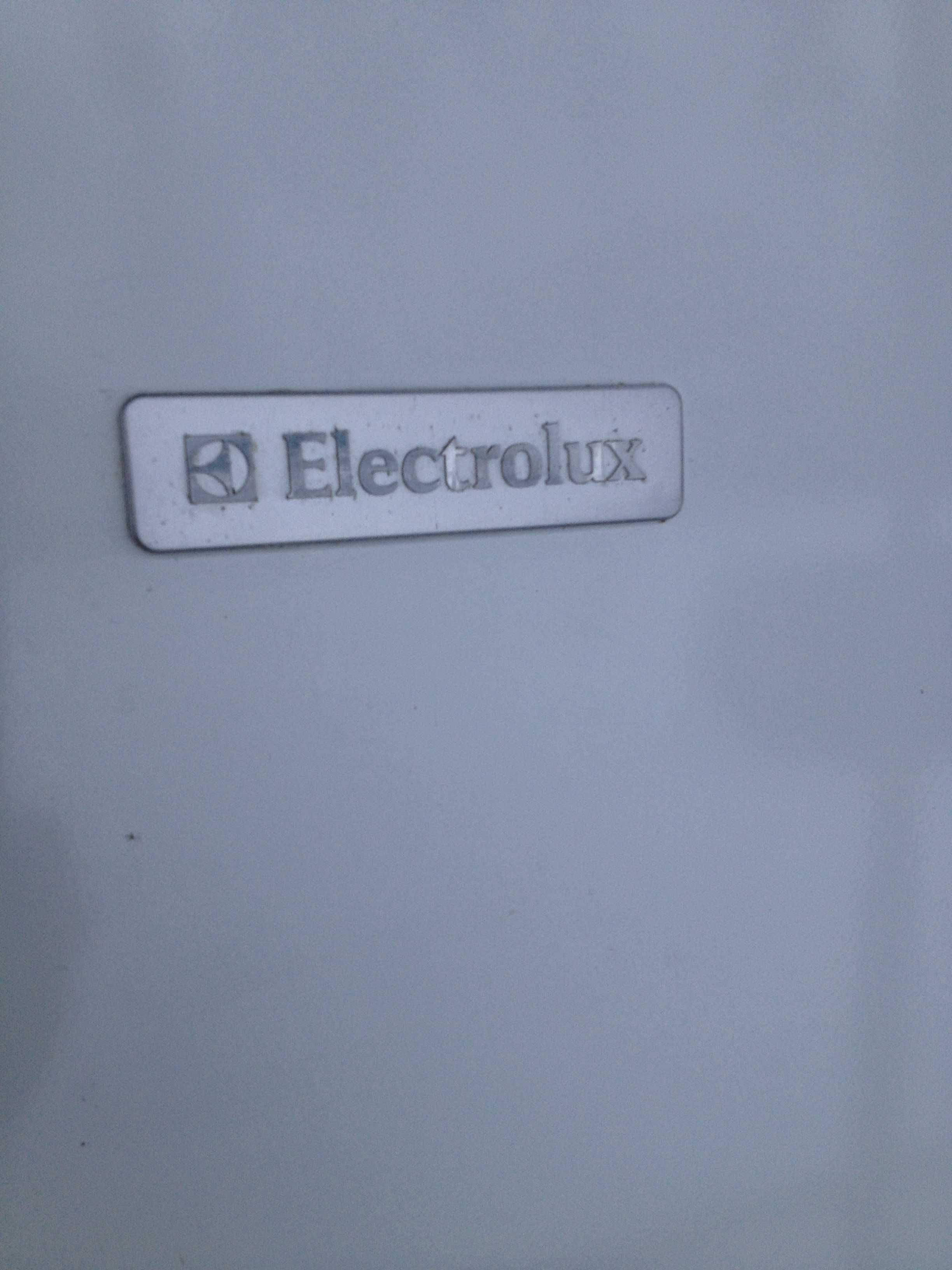 lodówka Electrolux ERB34250W8