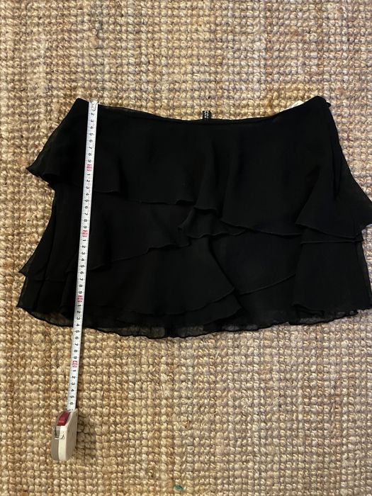 Czarna mini H&M M 38 z falbankami