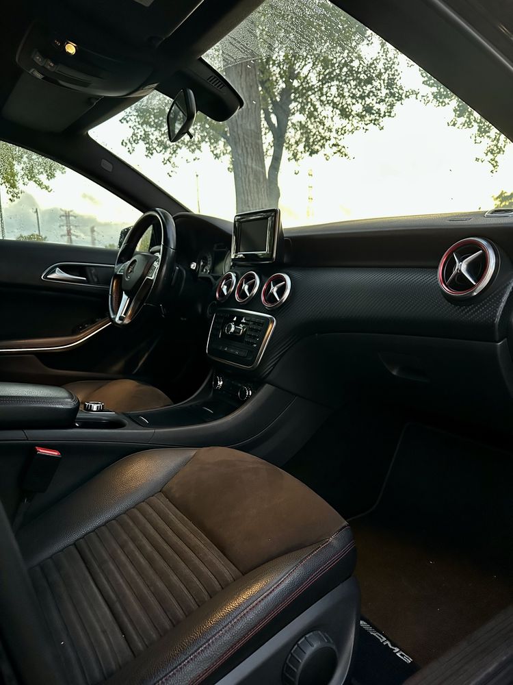 Mercedes-Benz A200 7G-DCT AMG Sport