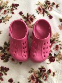 Buty dziecięce typu Crocs jak nowe różowe basen rozmiar 27