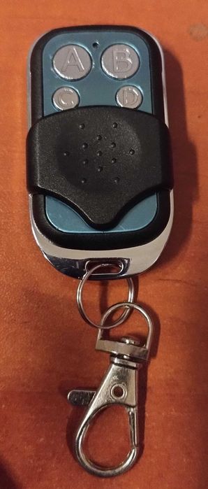 Pilot zdalnego sterowania - uniwersalny - 4 przyciski