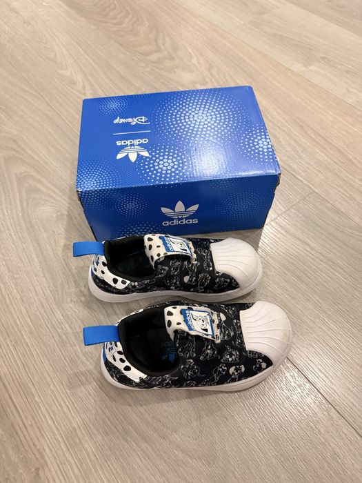 Ténis Adidas n. 28