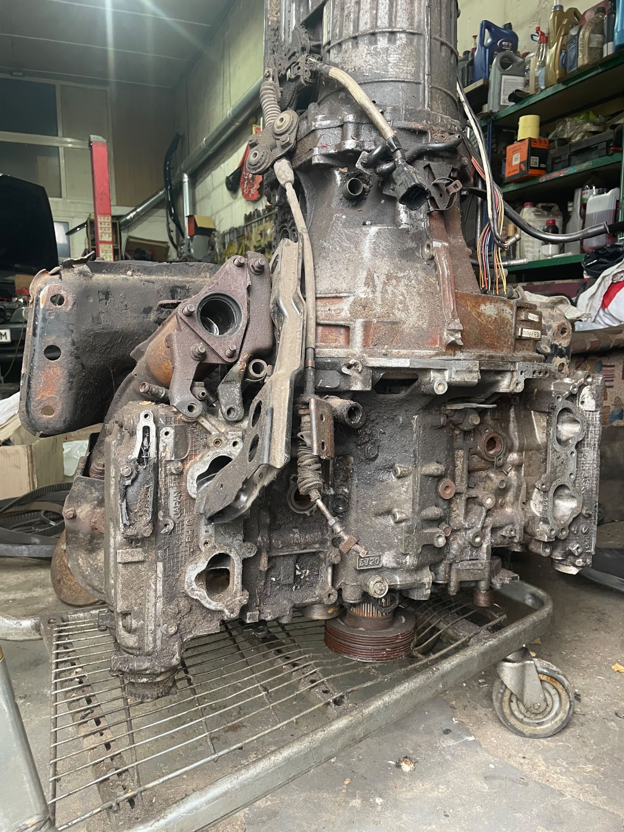 Продам двигун ej20 з акпп
