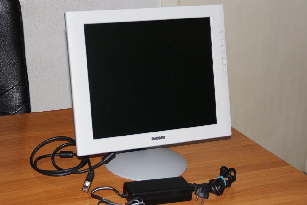 Монитор LCD 17" Sony StylePro SDM-S71 Silver