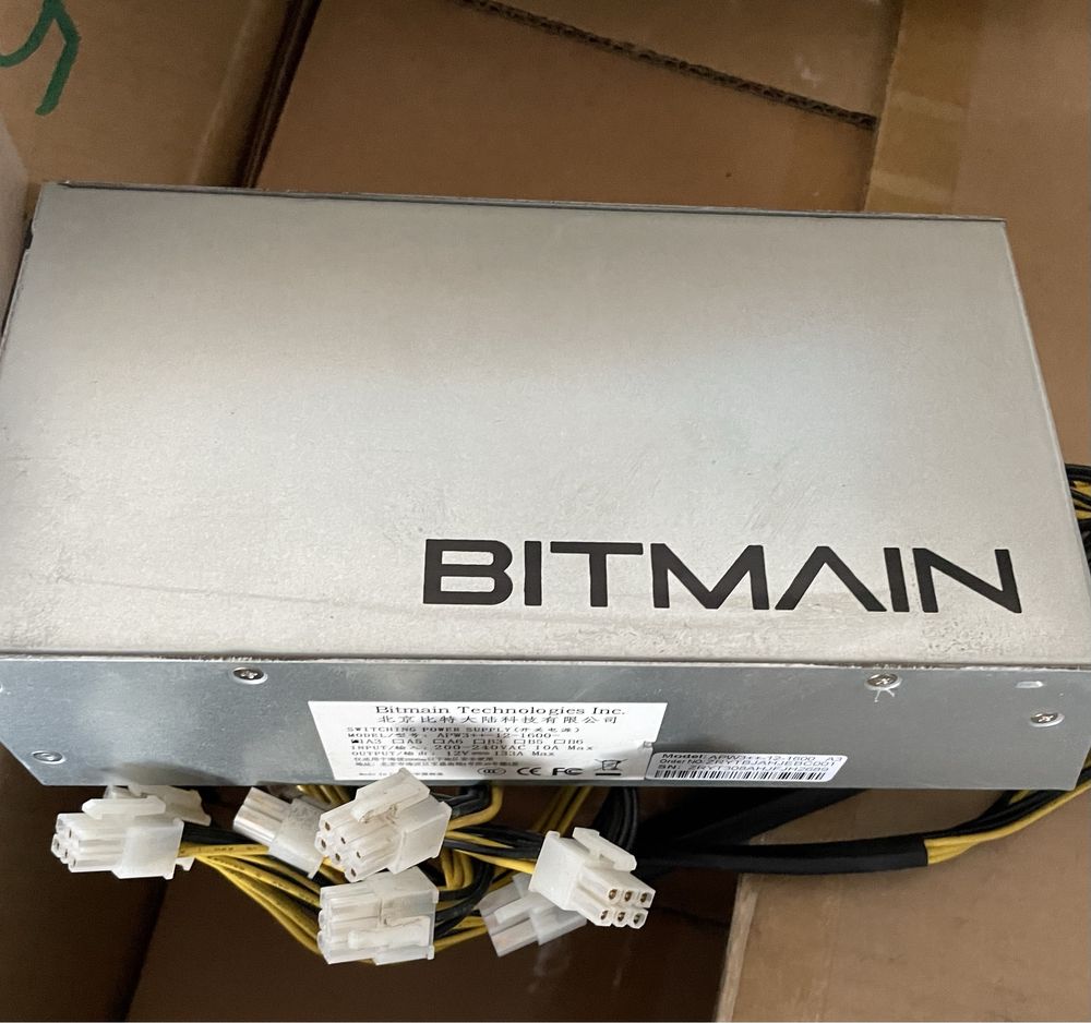 Блок живлення Bitmain APW3++1600 потужністю 1600Вт