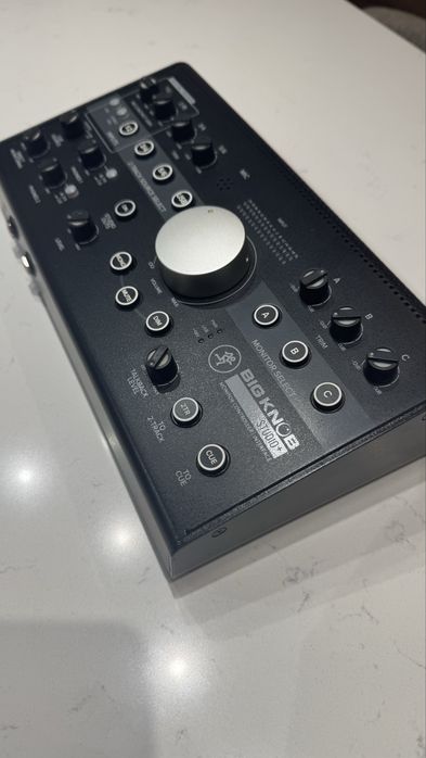 Controlador monitor Mackie Big Knob Studio+