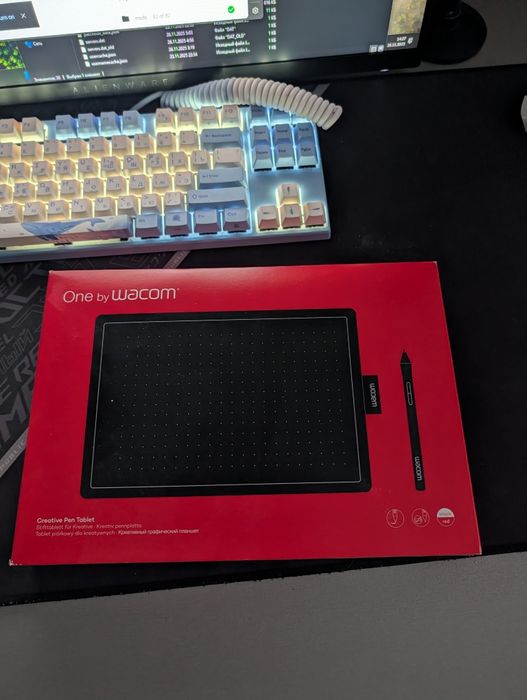 Графічний планшет One by Wacom M