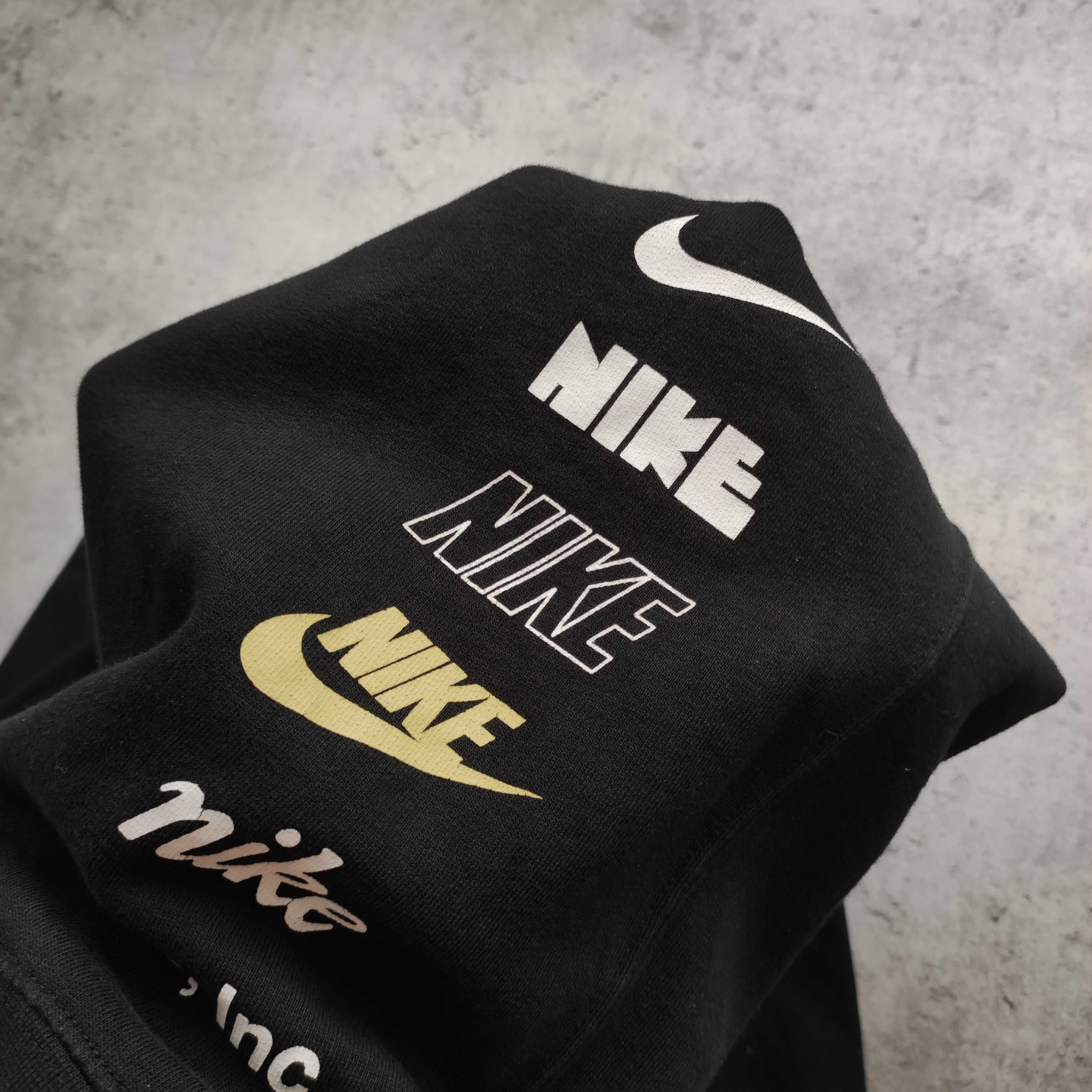 MĘSKA Bluza bez Kaptura Czarna Multi Logo Nadruk Nike Sportswear
