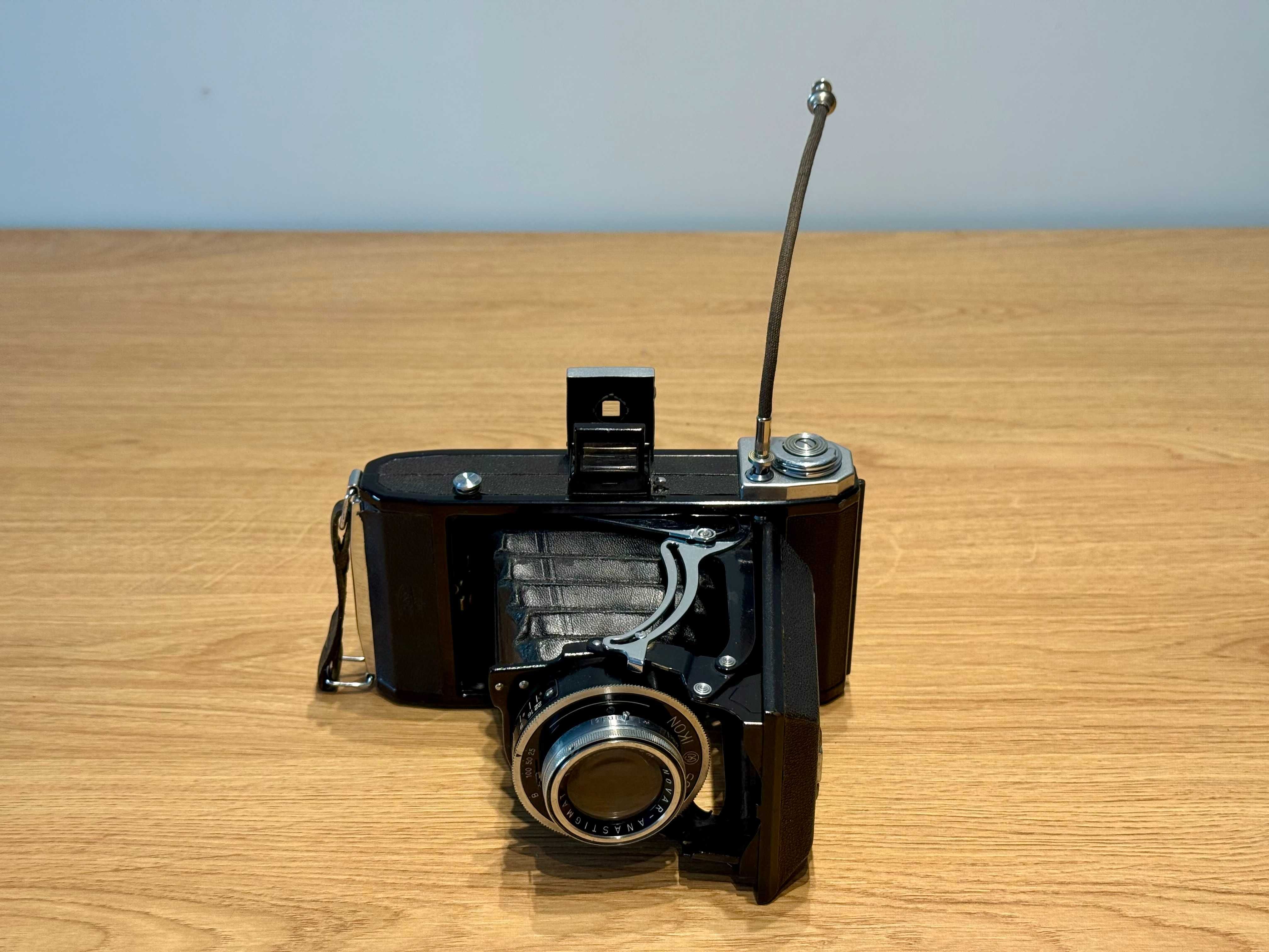 Aparat kolekcjonerski Zeiss Ikon Novar Anastigmat