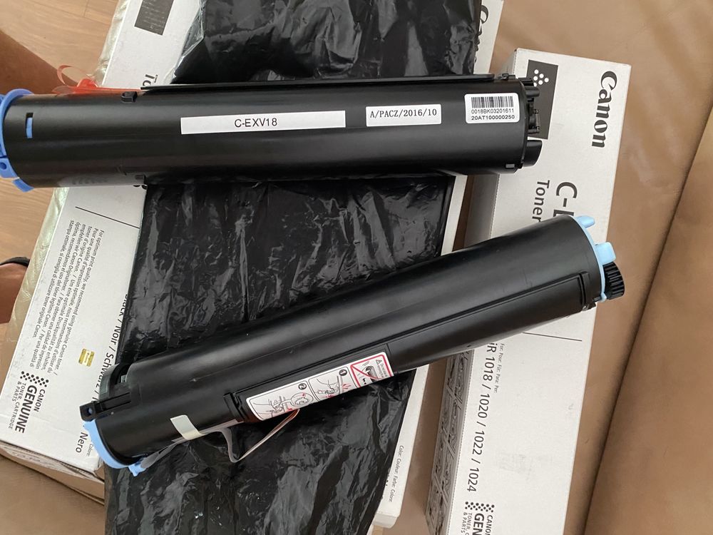 Oryginalny toner canon C-EXV 18 czarny black