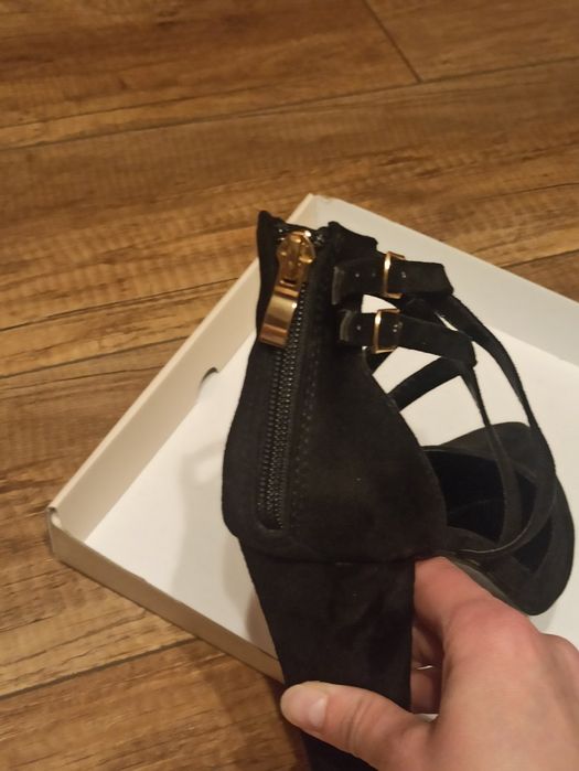 Czułenka na słupku