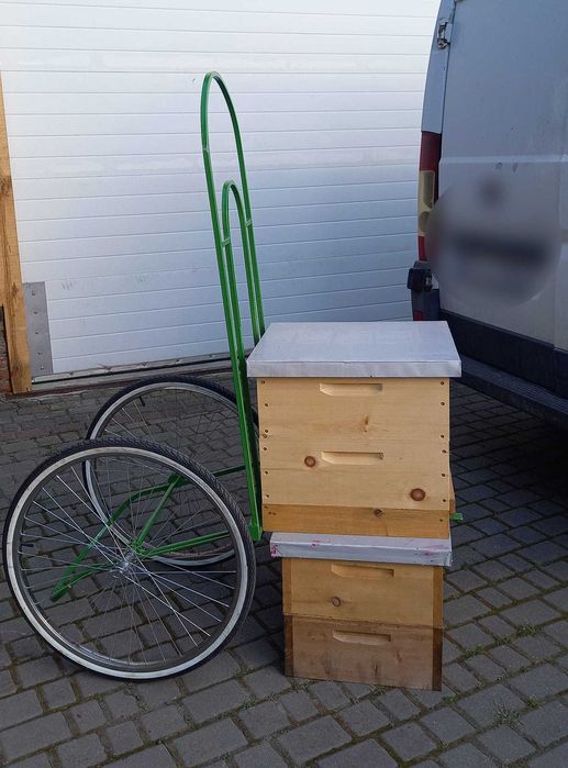 Wózek pasieczny do załadunku uli i nie tylko, Ul, pszczoły, miód