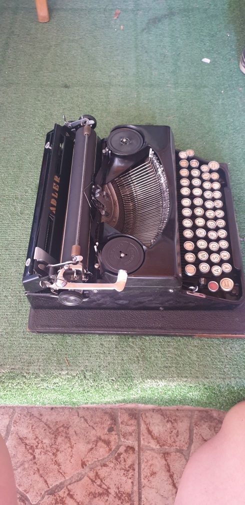 Maszyna do pisania ADLER