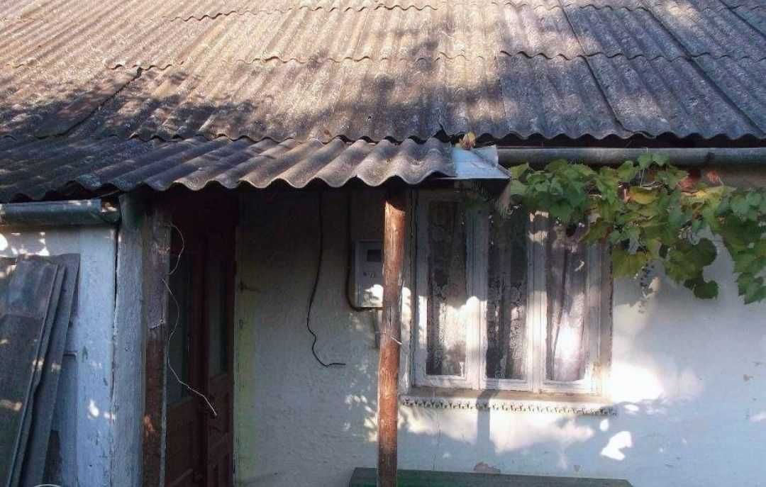 Продається земля 6 сот з будинком 20 м2  у с. Підлісся