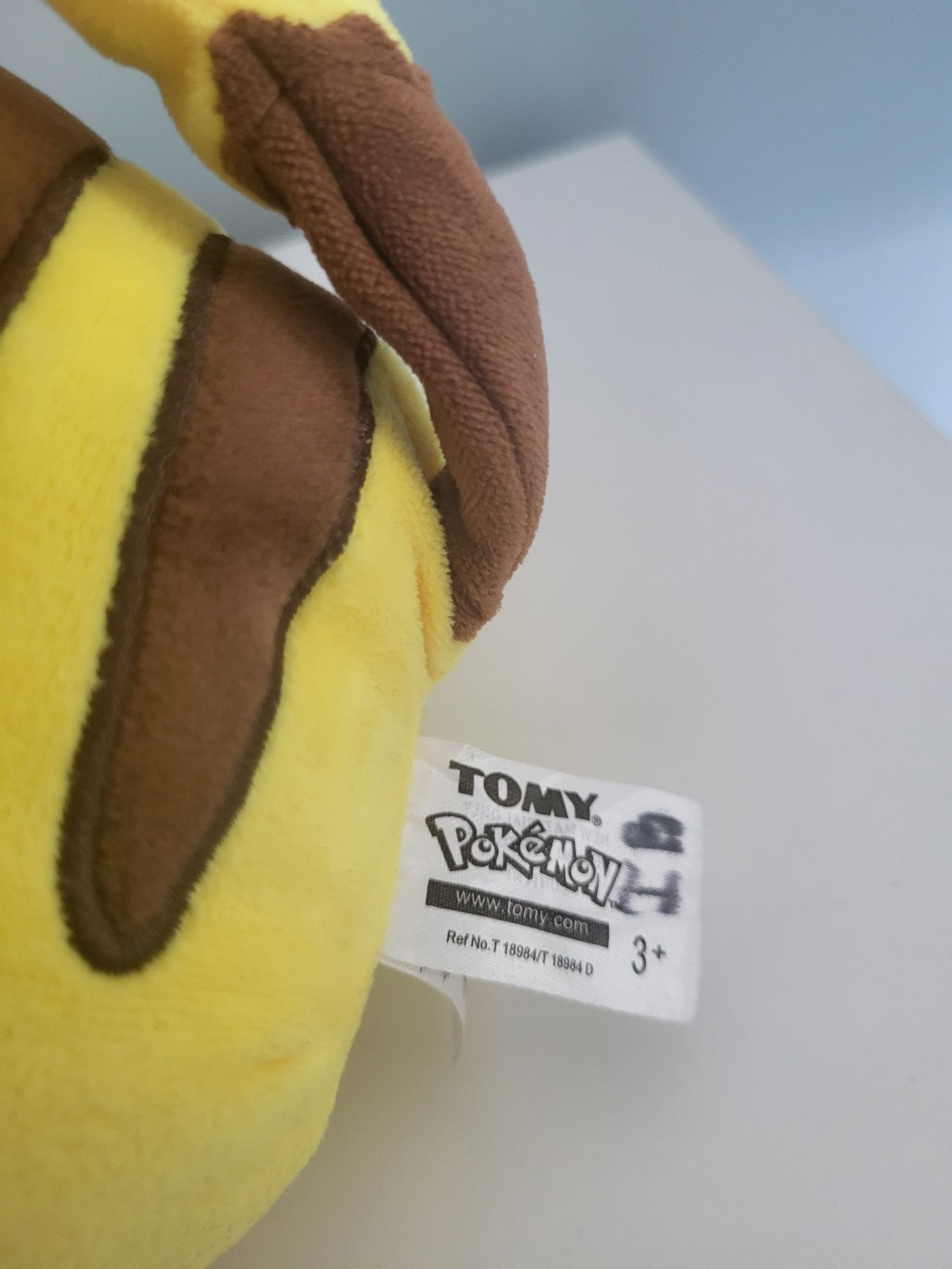 Maskotka Pikachu pokemon