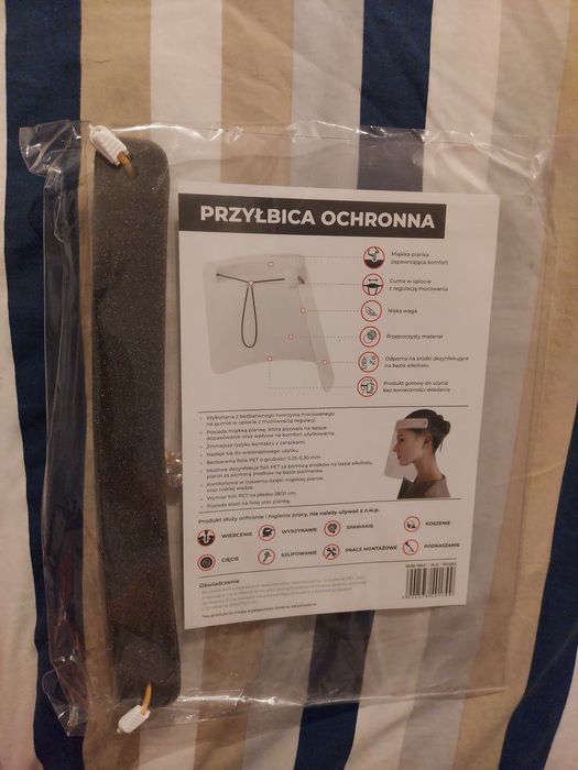 Ochronna przyłbica z pianką amortyzującą i regulowaną gumką maseczka