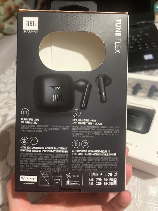 Навушники  J B L