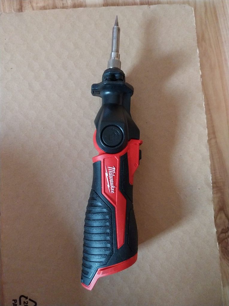Lutownica Milwaukee M12SI