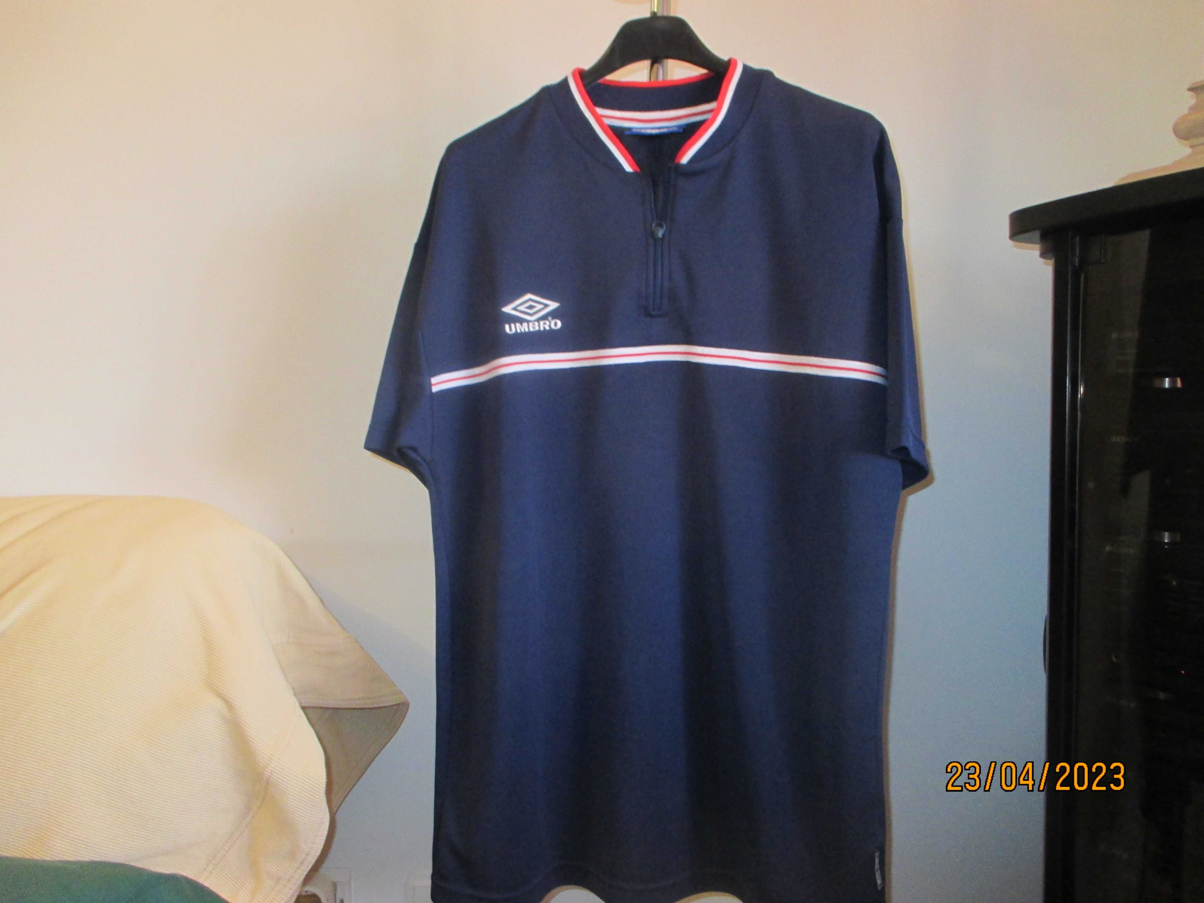 T shirt Umbro . tamanho M