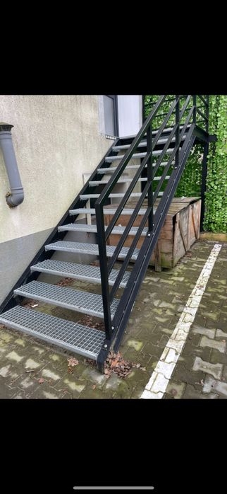 Schody stalowe zewnetrzne wewnetrze przemyslowe