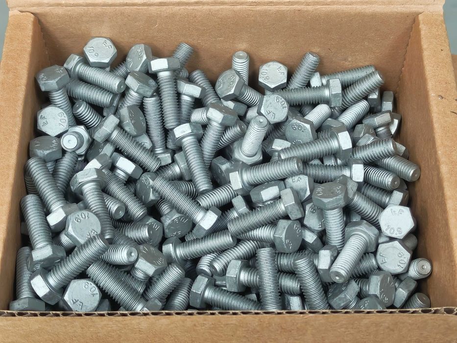 Śruby Rawlplug 8x25 600sztuk 8.3kg 10.9 twarde!