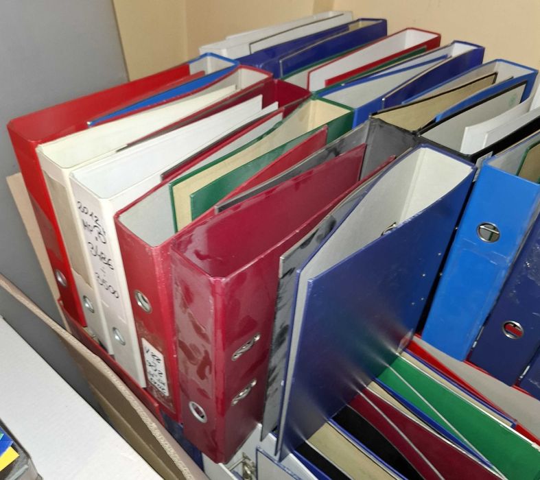 10 szt. segregatory A4 "szerokie" - używane w średnim stanie