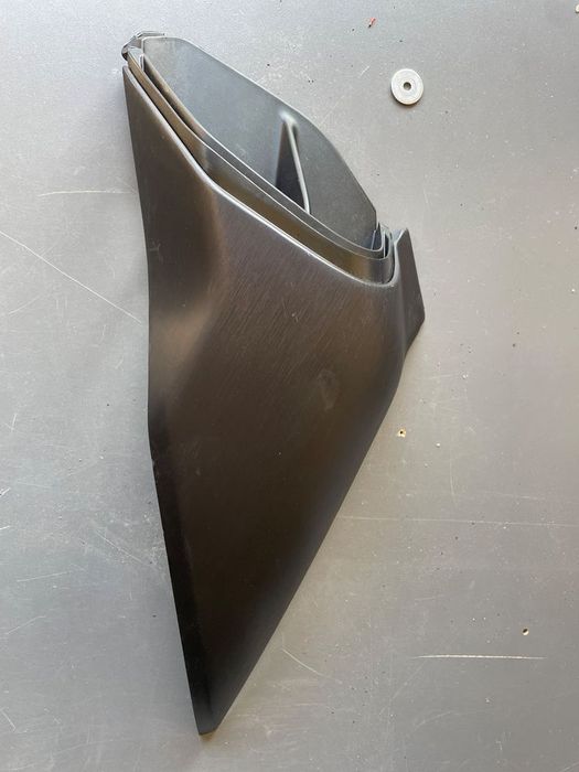 ducati diavel v4 wlot powietrza kanał airbox lewy osłona