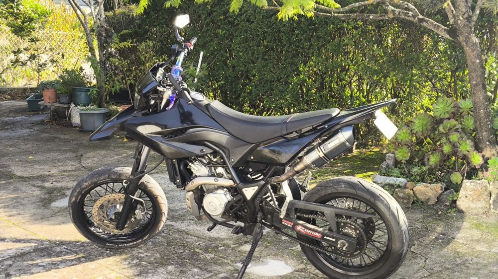 Yamaha wr125r preta