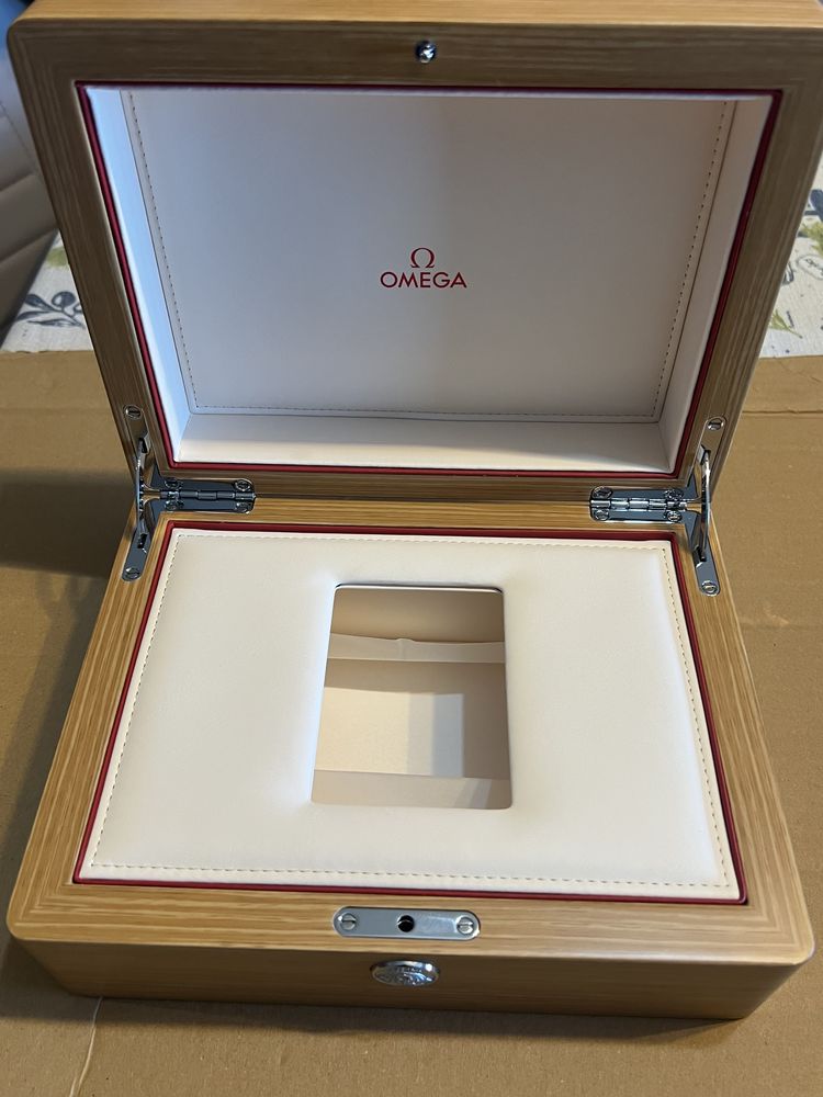 Caixa em madeira para relogio Omega