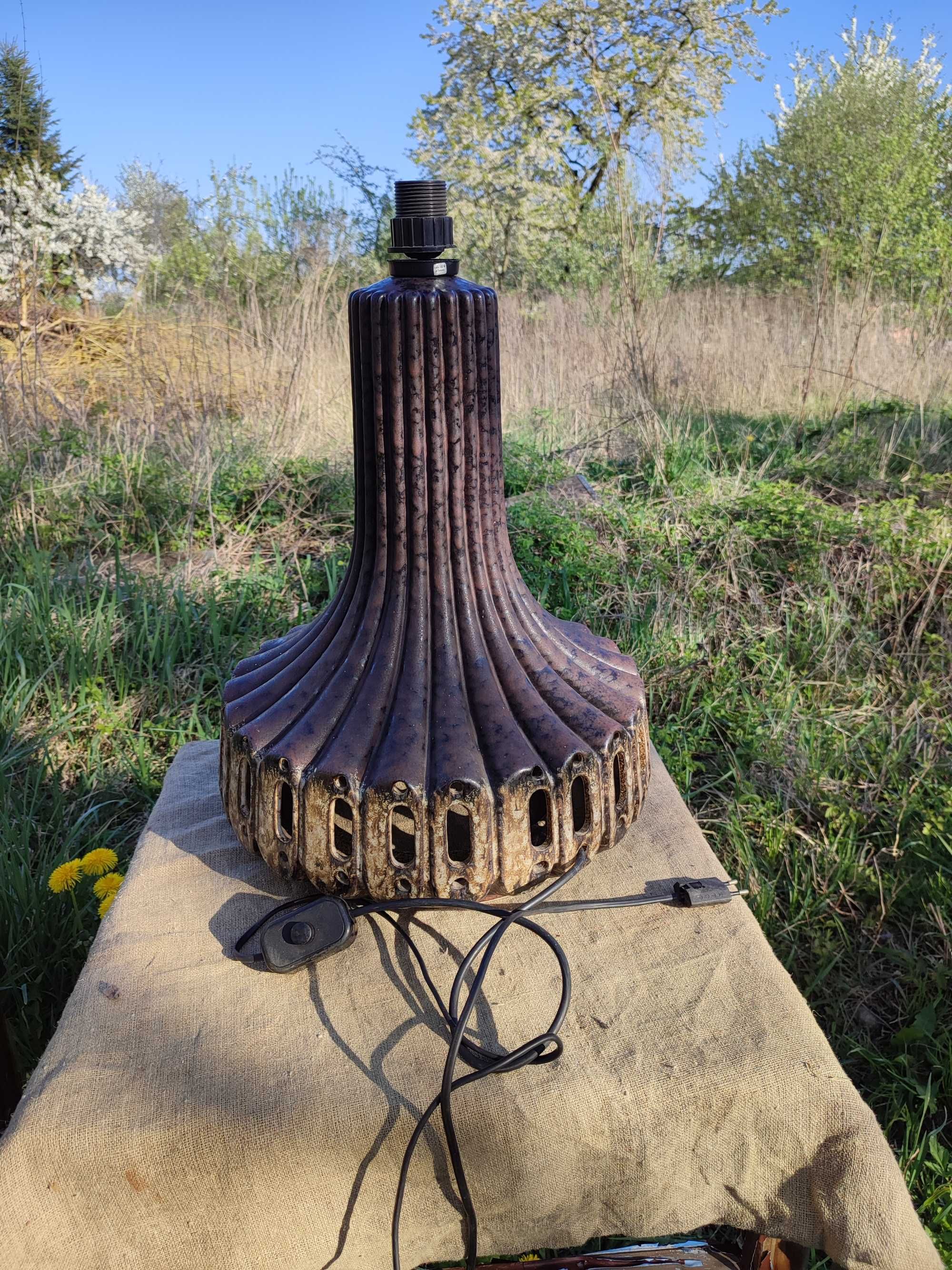 Wielka stara ceramiczna lampa dwupunktowe oświetlenie