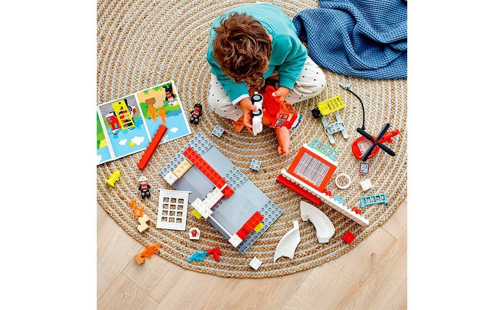 Lego Duplo 10970 Пожарная часть и вертолёт. В наличии